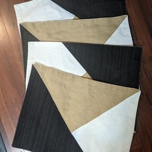 Set of four placements